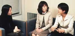 左からし幸喜亜紀子さん、佐々木洋子さん、山岸香さん